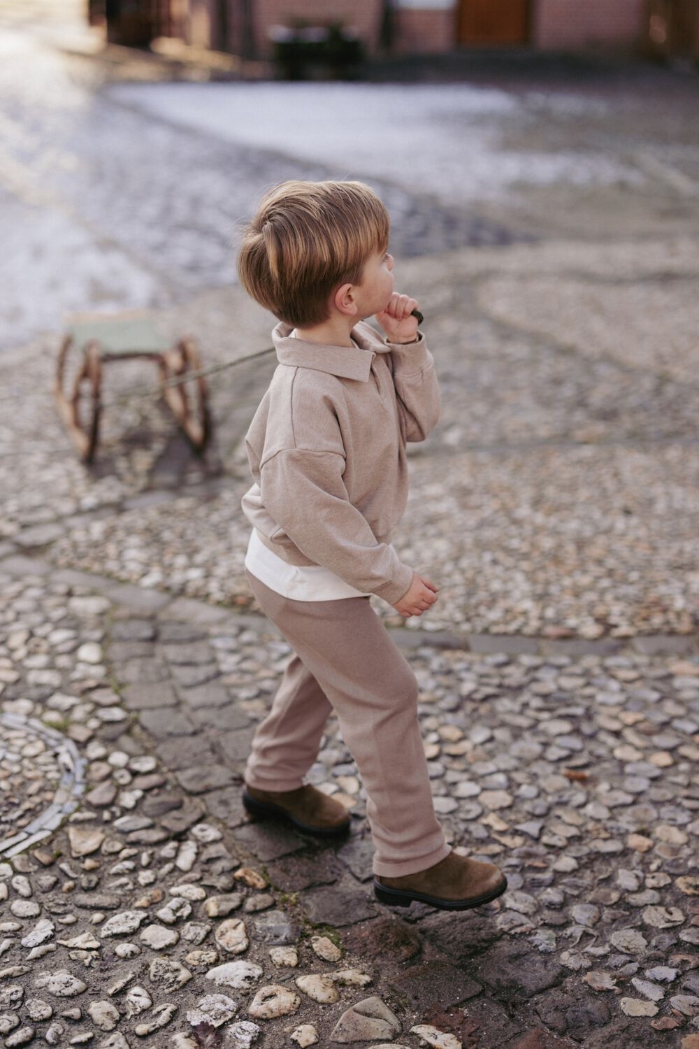 MR.LOUTRE Pantalons longs JAMES en taupe - large