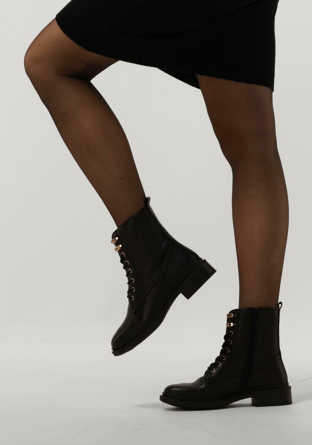 OMODA Bottines &agrave; lacets TIRZA-26 en noir - large