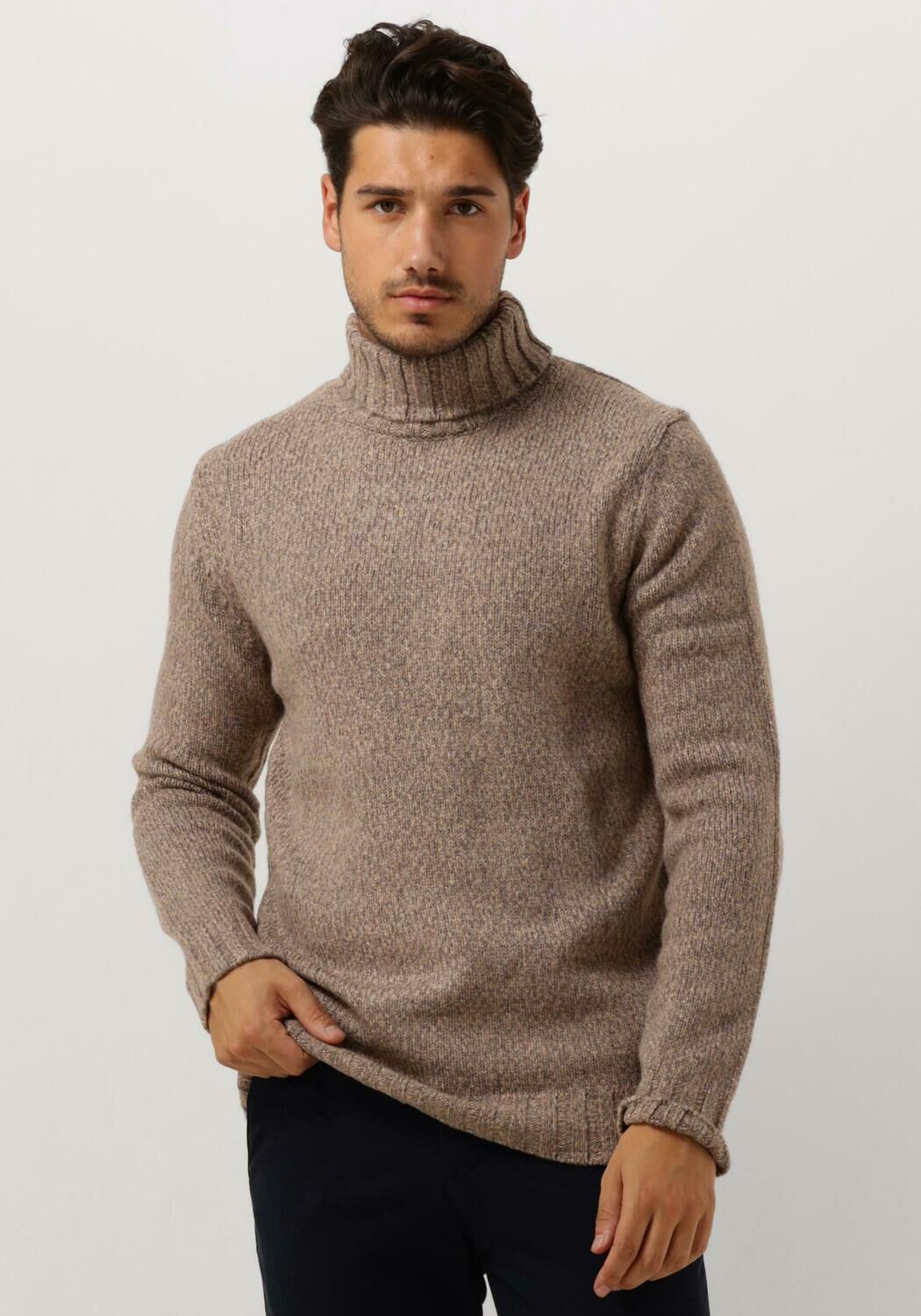 Bruine DSTREZZED Coltrui OVE TURTLE NECK Omoda