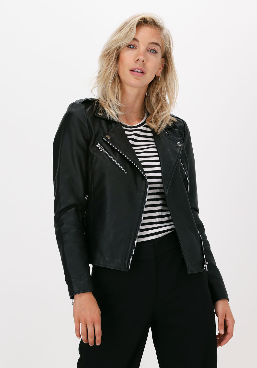 Leren hotsell kleding winkels