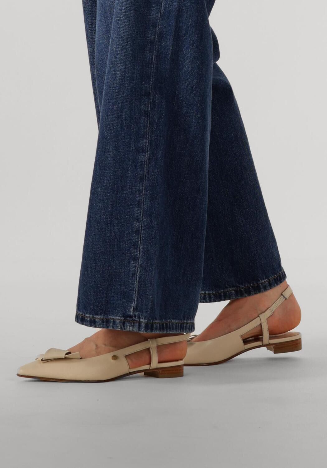 FRED DE LA BRETONIERE ELISSE SLING Slingbacks Cr&egrave;me - large