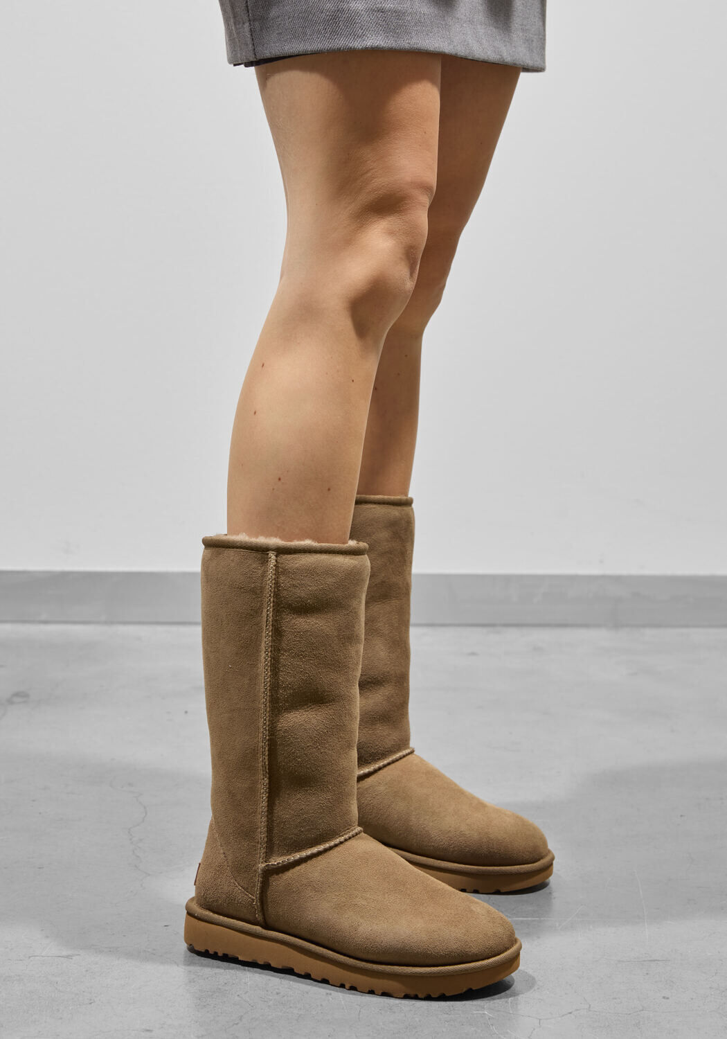 Taupe UGG  CLASSIC TALL II - large