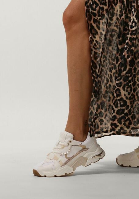 Witte GUESS Sneakers CARRLI Witte GUESS Sneakers CARRLI - large