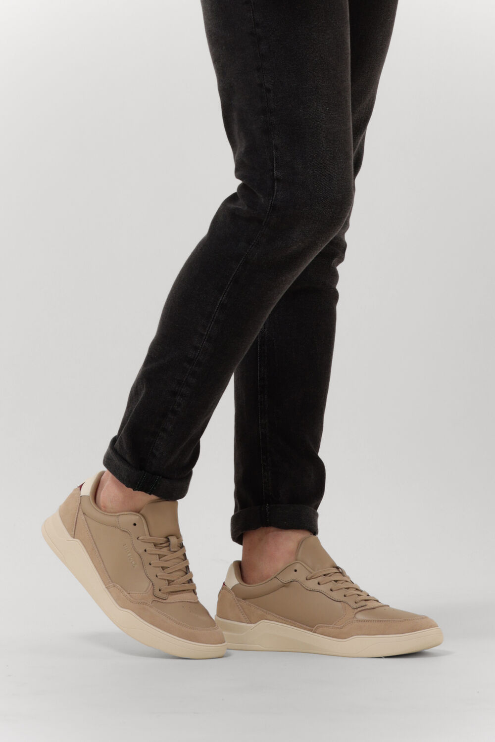 TOMMY HILFIGER Baskets basses ELEVATED CUPSOLE en beige - large