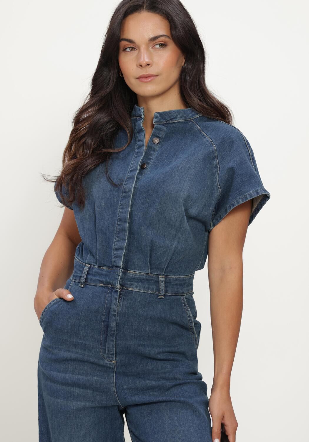 EST'SEVEN Combinaison HALEY JUMPSUIT DENIM en bleu - large