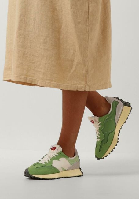 Groene NEW BALANCE Sneakers U327 D Groene NEW BALANCE Sneakers U327 D - large