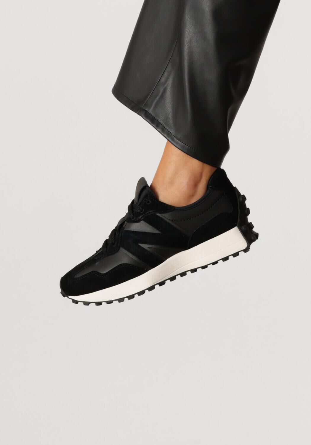 Zwarte NEW BALANCE Sneakers U327 D - large