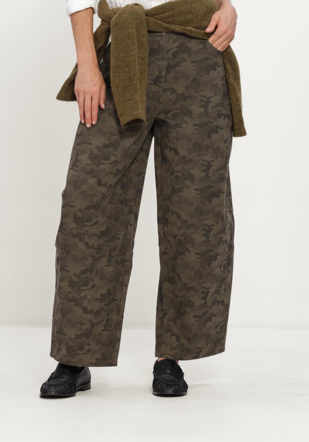 NEO NOIR Pantalon large HAVEN CAMOU JEANS en vert - large
