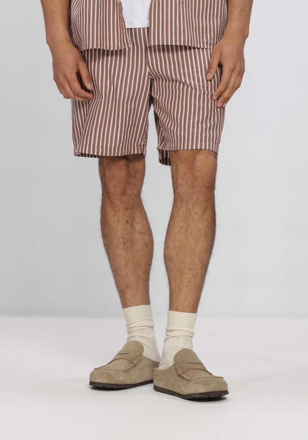 SELECTED MEN Pantalon courte SLHREGSTUART SEERSUCKER  SHORTS en beige - large