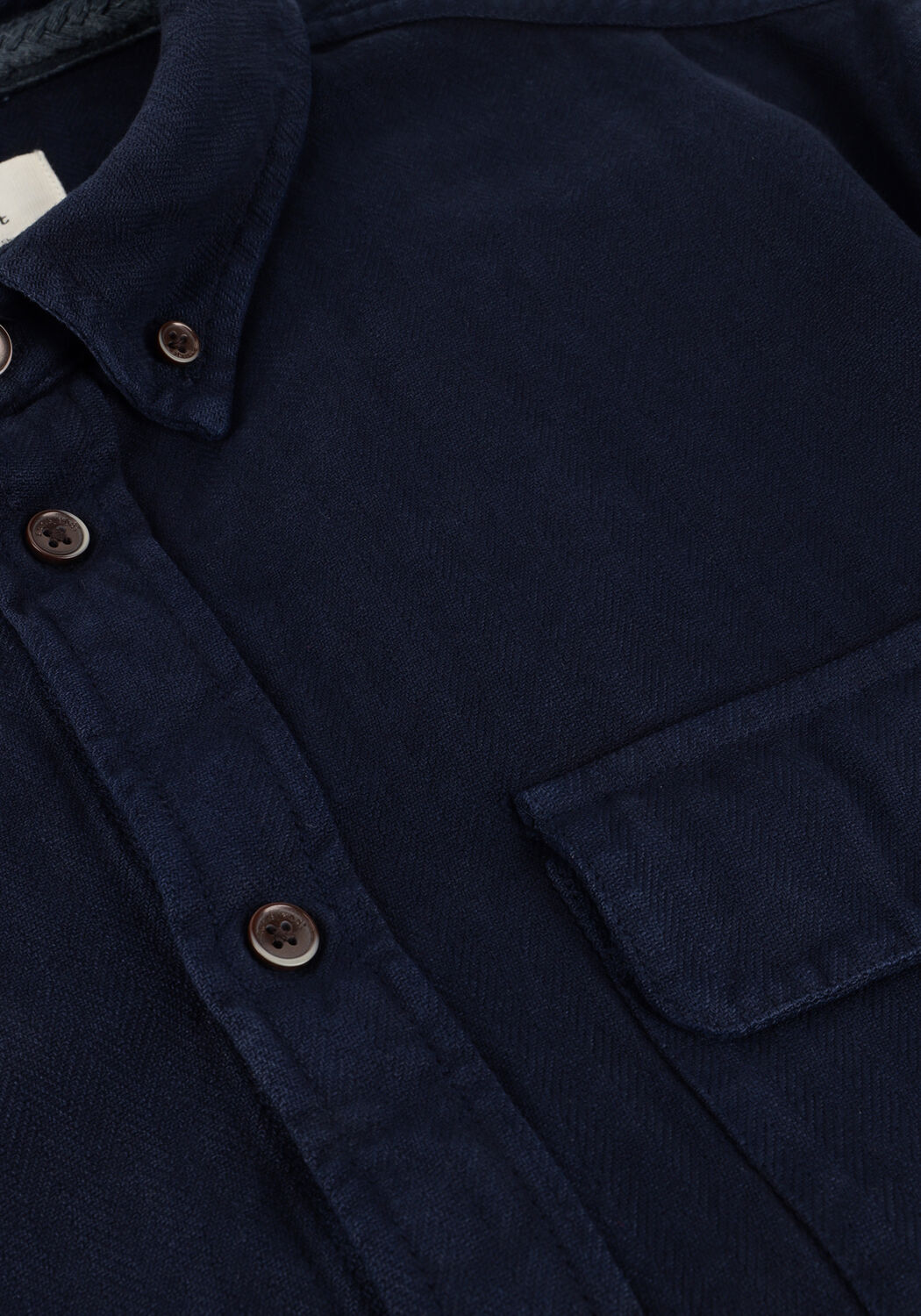 ANERKJENDT Chemise d&eacute;contract&eacute; AKKONRAD HERRINGBONE SHIRT en bleu - large