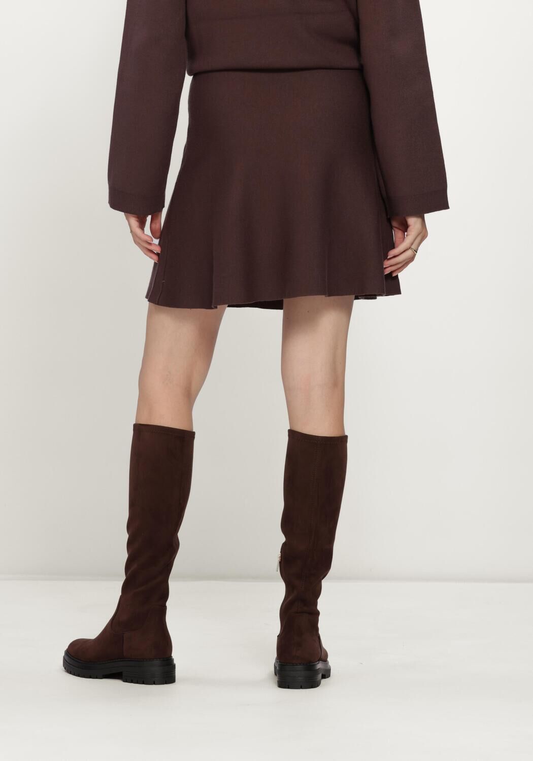 OBJECT Mini-jupe OBJREYNARD HW SHORT KNIT SKIRT en marron - large