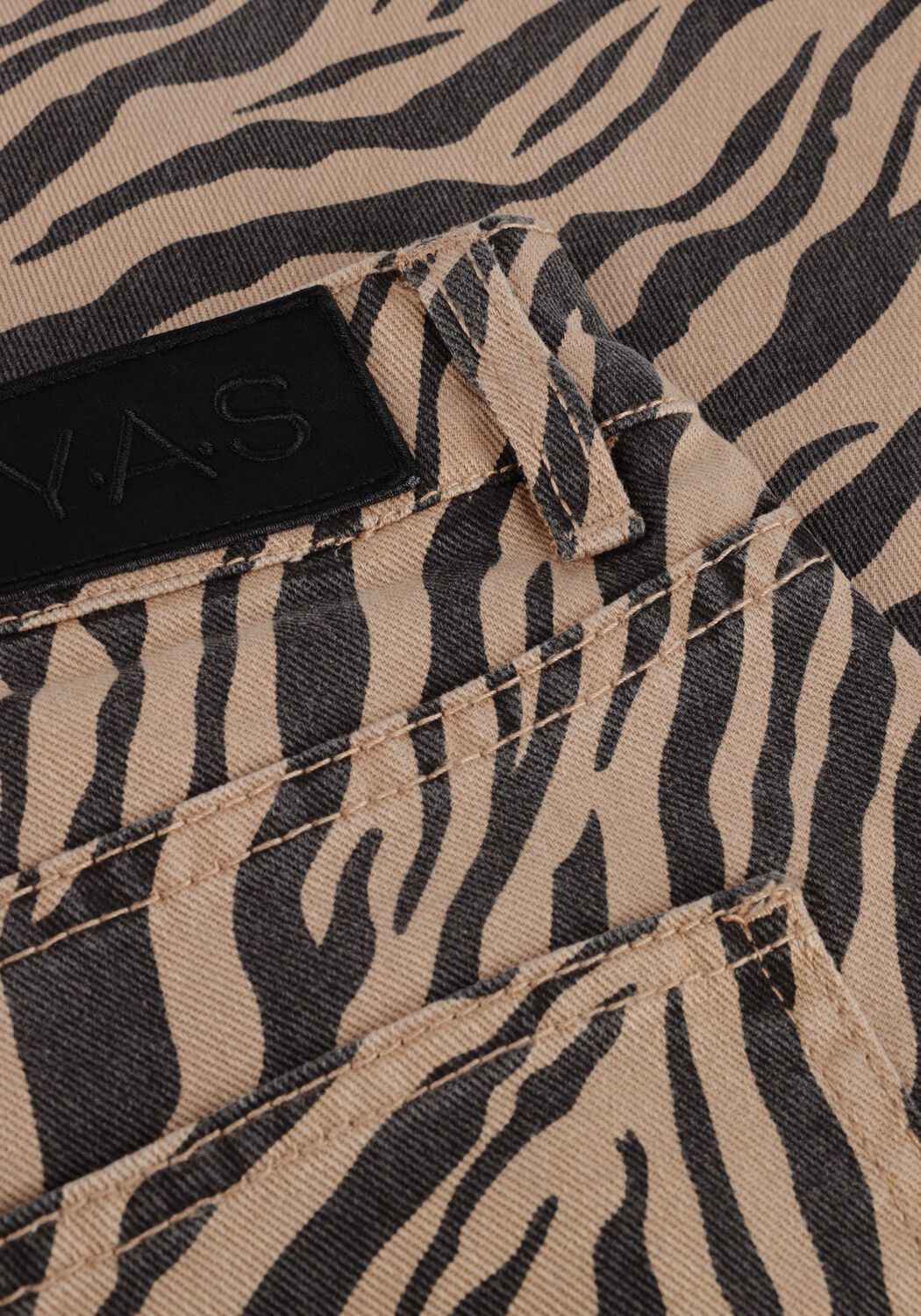 Y.A.S. Straight leg jeans YASZIRA HMW JEANS en noir - large