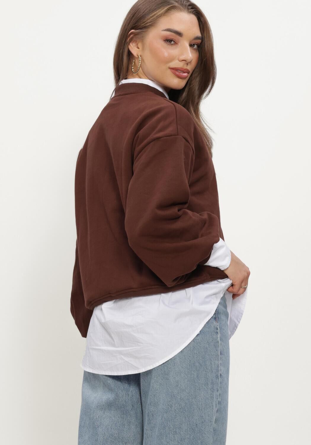 YDENCE Chandail SWEATER ICONIC AND FLUFFY en marron - large