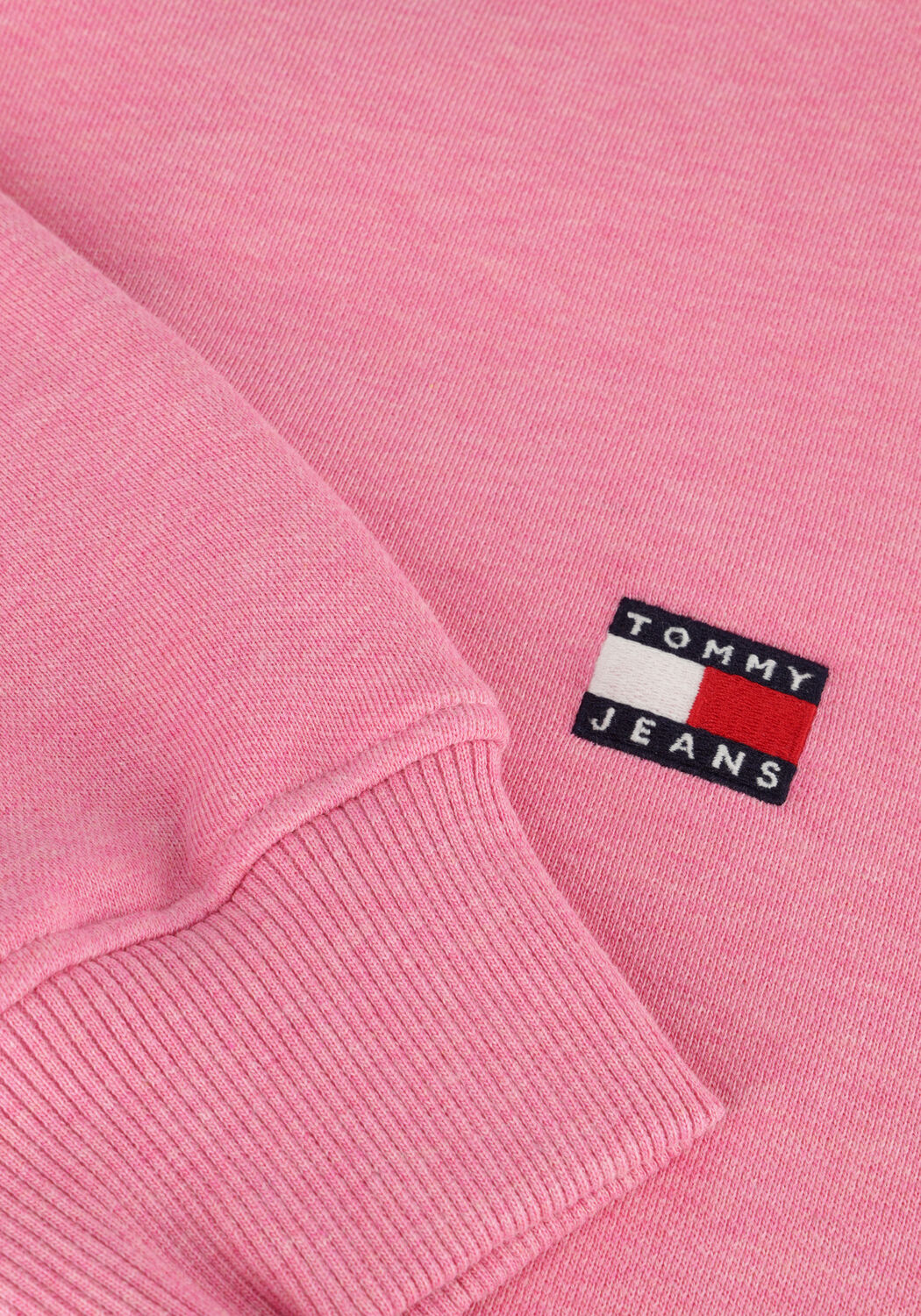 TOMMY JEANS Pull TJW BXY BADGE CREW en rose - large