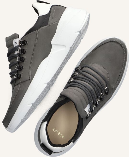 Grijze NUBIKK Sneakers ROQUE ROMAN HEREN Grijze NUBIKK Sneakers ROQUE ROMAN HEREN - large