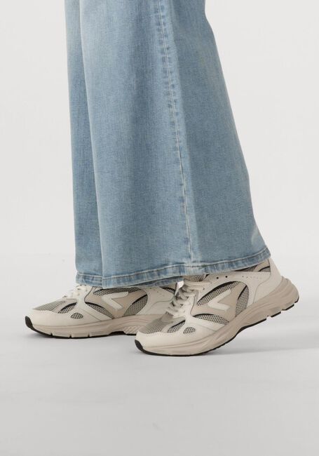Witte HUB Sneakers SHIFT - large
