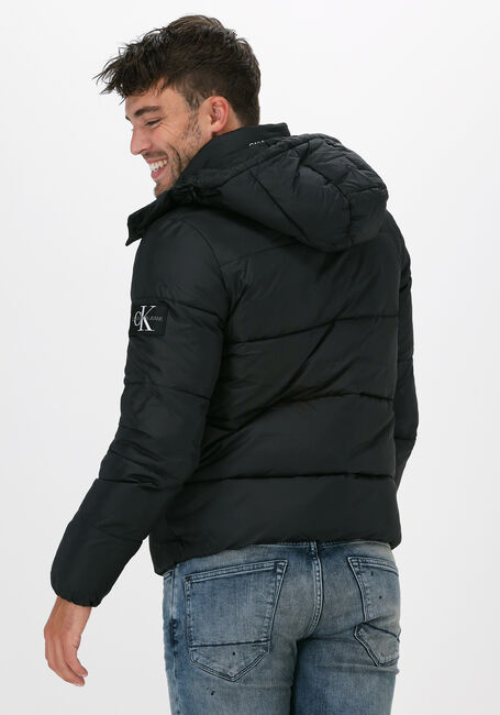 CALVIN KLEIN Veste matelassé ESSENTIALS NON DOWN JACKET en noir - large