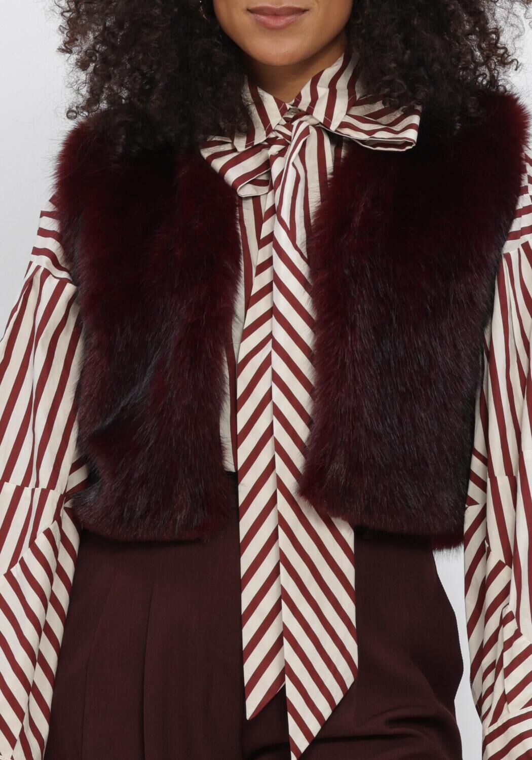 Bordeaux AIMEE THE LABEL Jassen ISLAW6 FAKE FUR WAISTCOAT - large