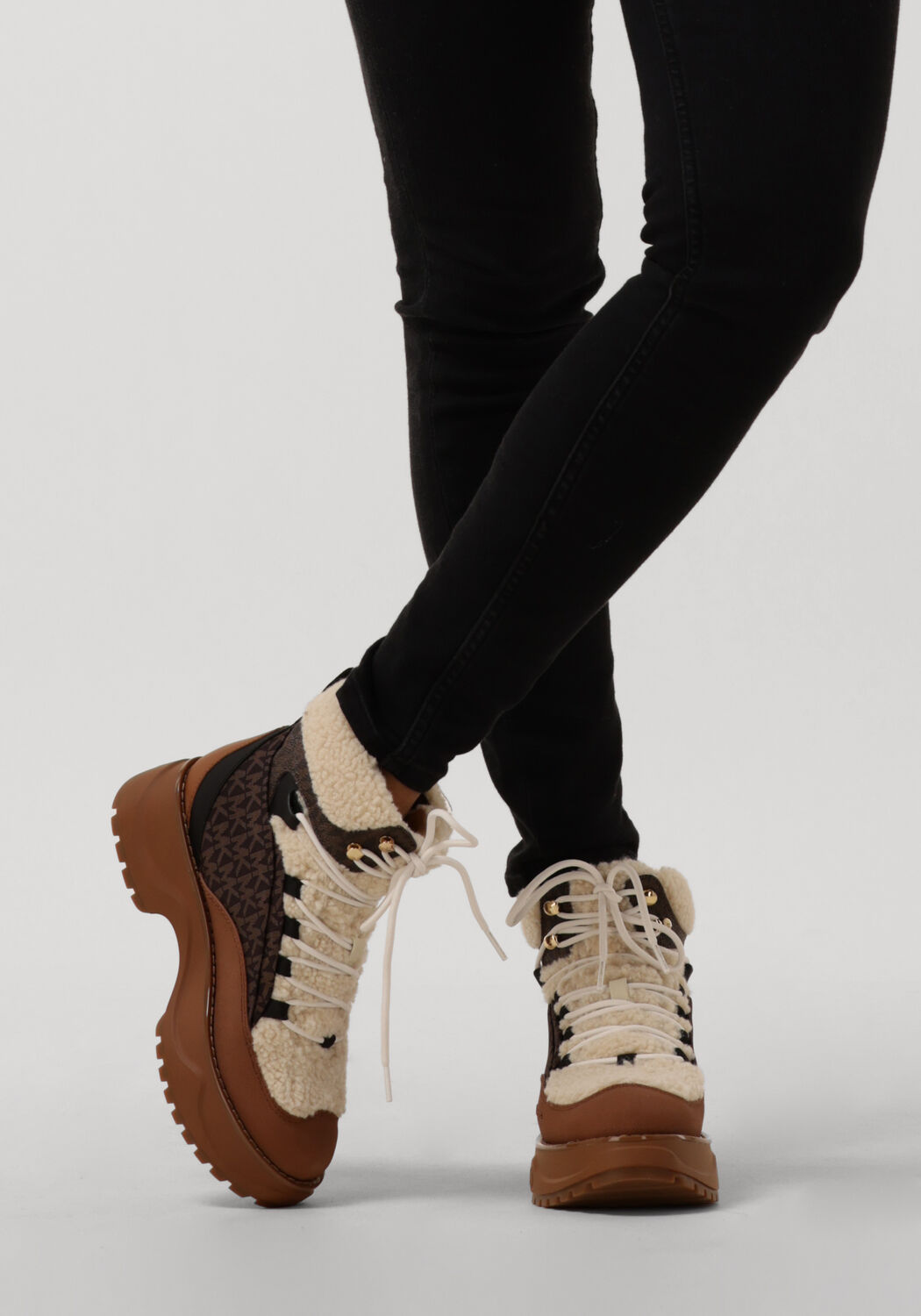 MICHAEL KORS DUPREE HIKER BOOTIE Bottines a lacets en marron Omoda