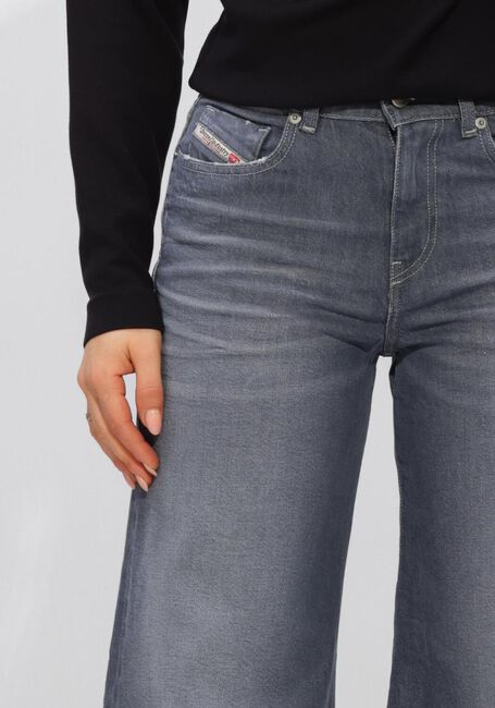 DIESEL Wide jeans 1978 D-AKEMI en gris - large