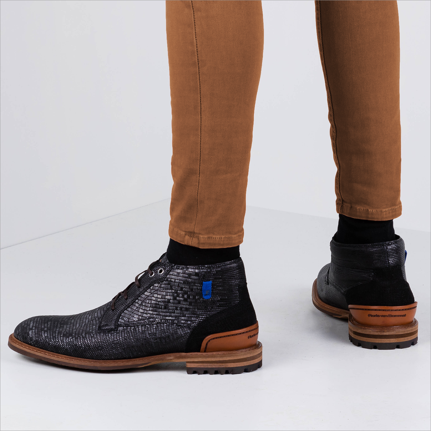 Zwarte FLORIS VAN BOMMEL Veterschoenen 20228 | Omoda