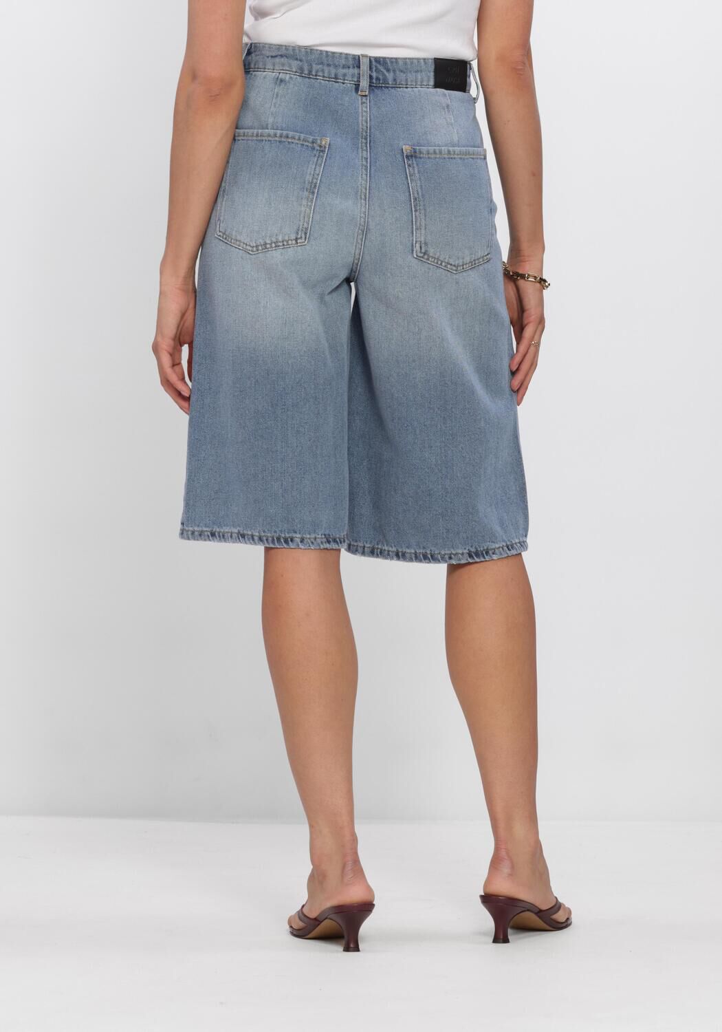 COPENHAGEN MUSE Pantalon courts CMANORA-BERMUDA en bleu - large