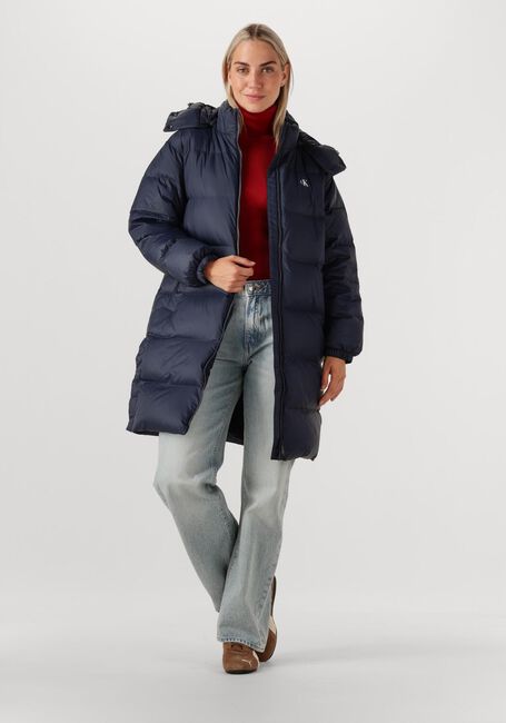 CALVIN KLEIN Veste matelassé ESSENTIAL MIDWEIGHT LONG PUFFER en bleu - large