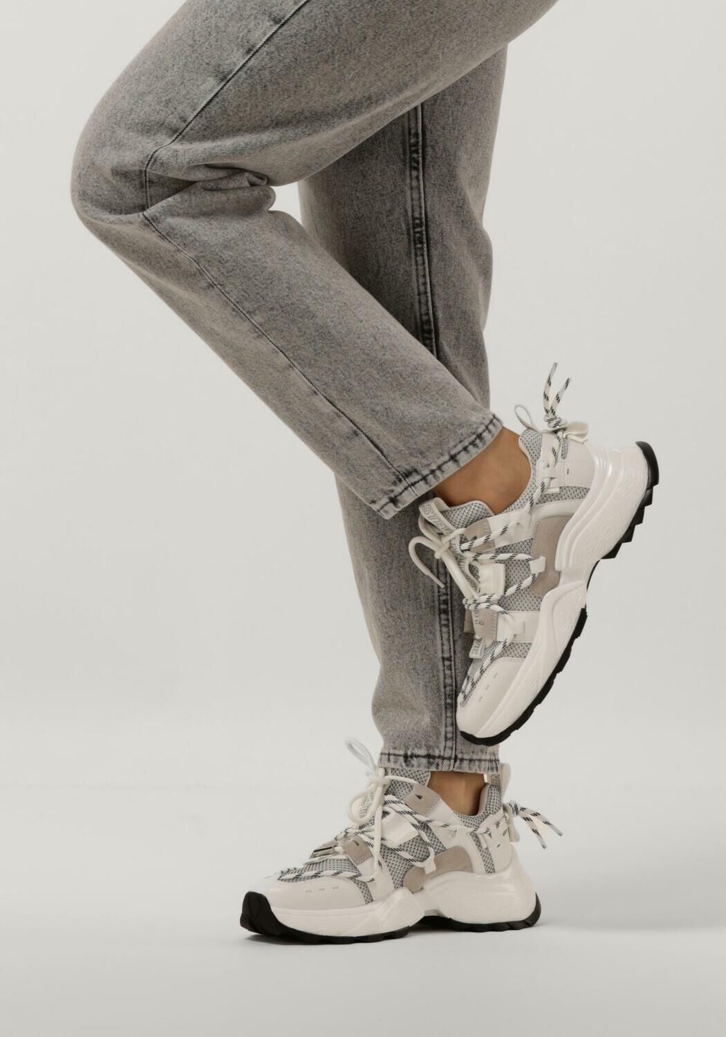 Witte STEVE MADDEN Sneakers TAZMANIA - large