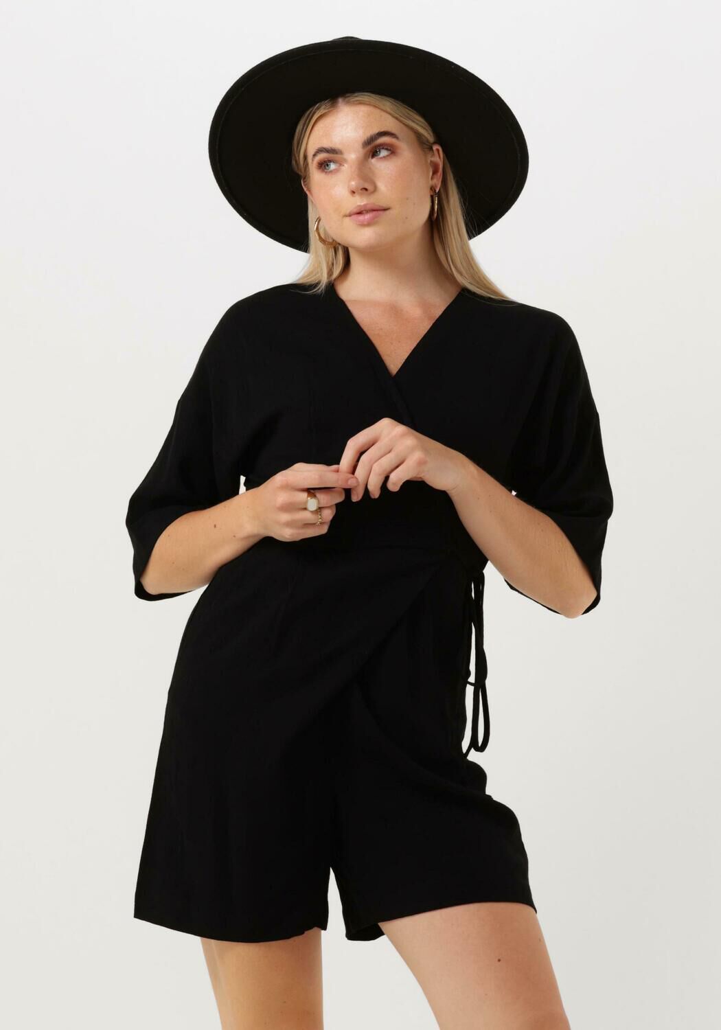 SELECTED FEMME Combishorts SLFEVITA MALVINA 2 4 PLAYSUIT en noir Omoda