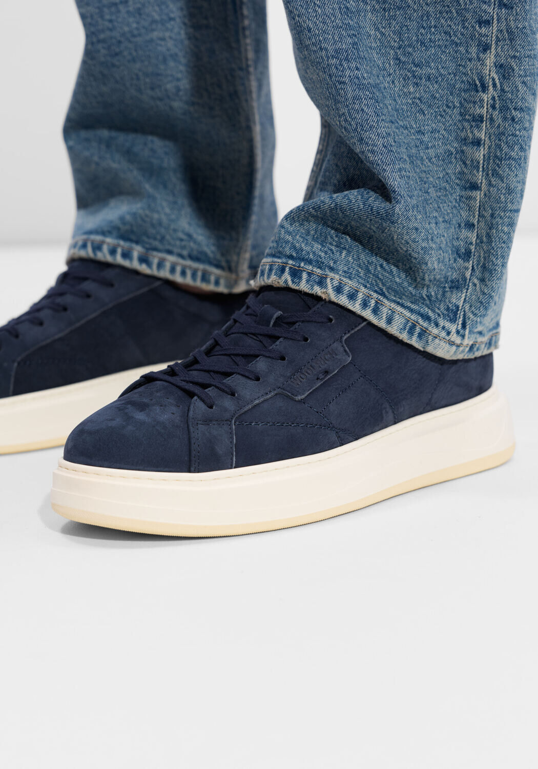 WOOLRICH Baskets basses ARROW MAN MILLED NABUK en bleu - large