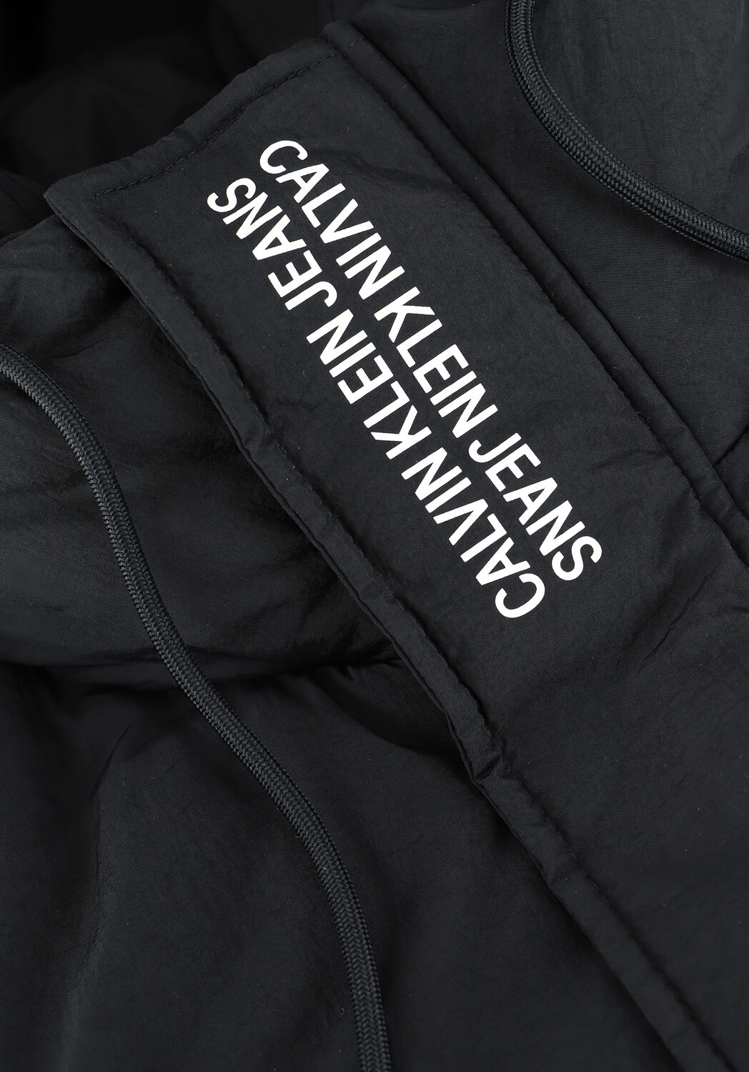 Zwarte CALVIN KLEIN Gewatteerde jas SUSTAINABLE CRINKLE PARKA - large