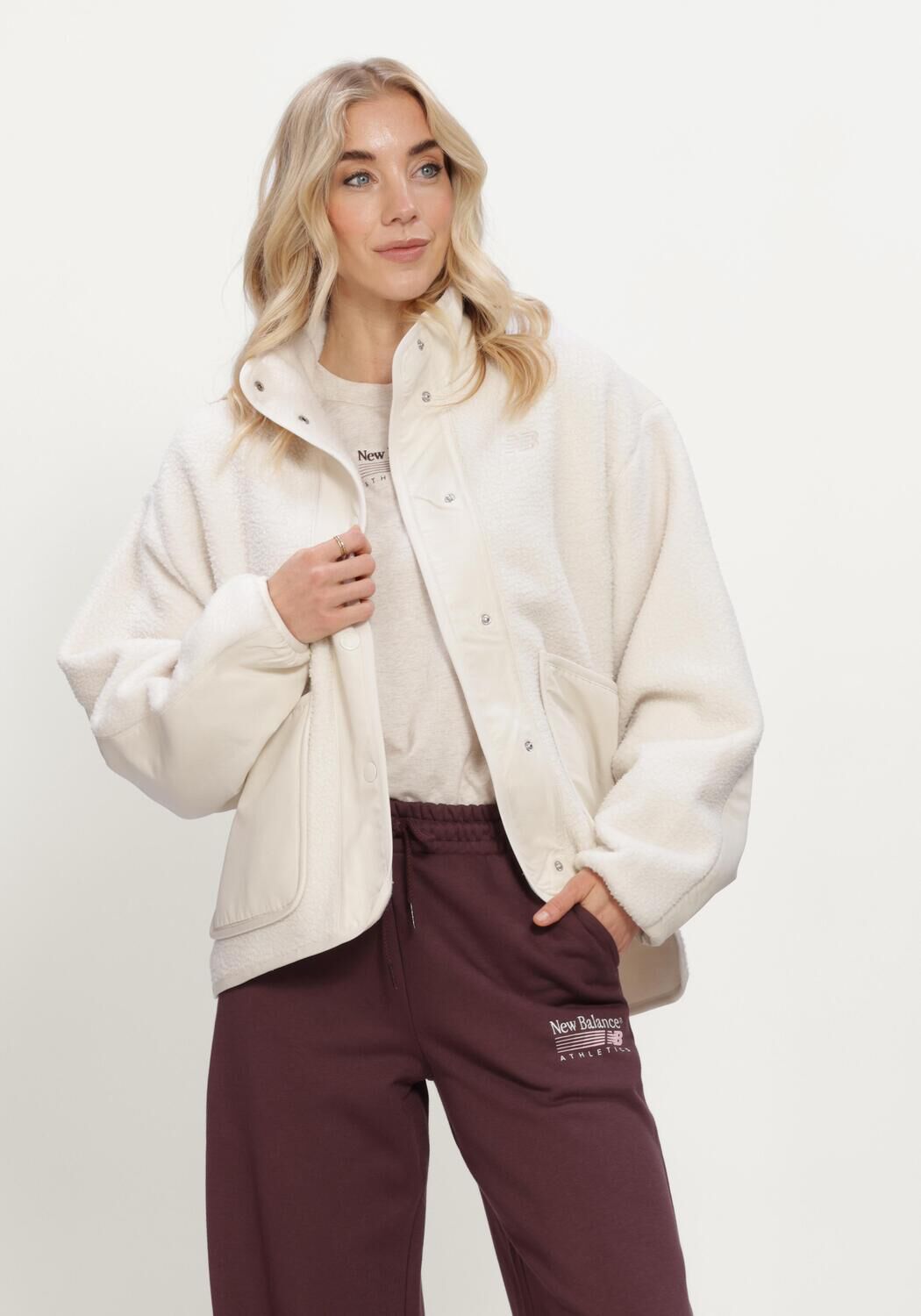 NEW BALANCE Manteau Teddy HIGH PILE FLEECE JACKET en beige - large