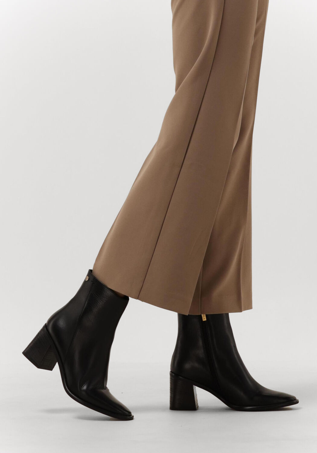 NOTRE-V 05-131 Bottines en noir - large