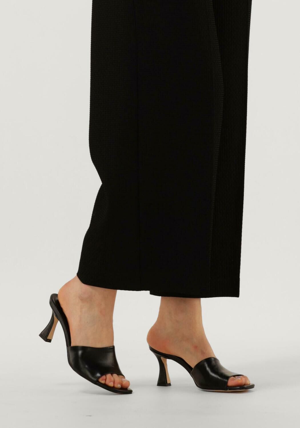 NOTRE-V Mules 7731 en noir - large