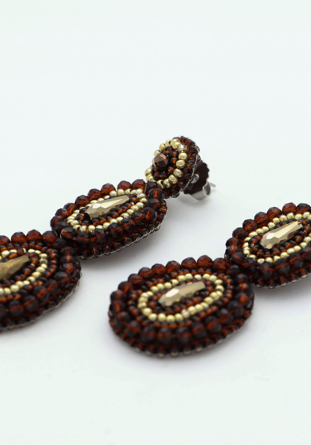 PAULIE POCKET Boucles d'oreilles ELLA SHINE EARRINGS en marron - large