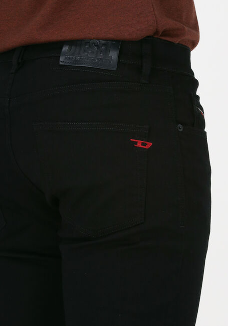 DIESEL Slim fit jeans D-STRUKT en noir - large
