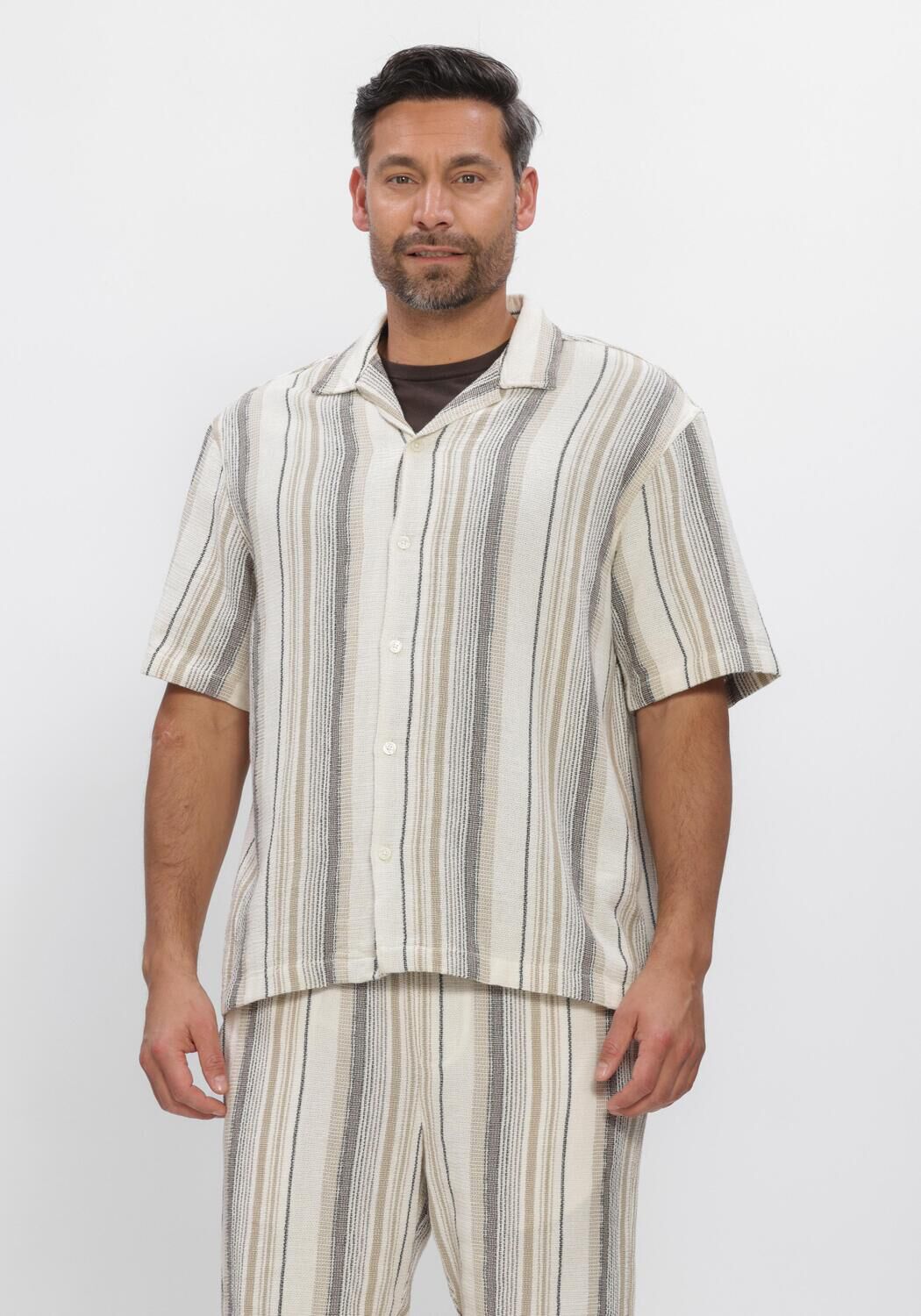 Beige SELECTED MEN Overhemden SLHRLXCAL SS SHIRT RESORT - large