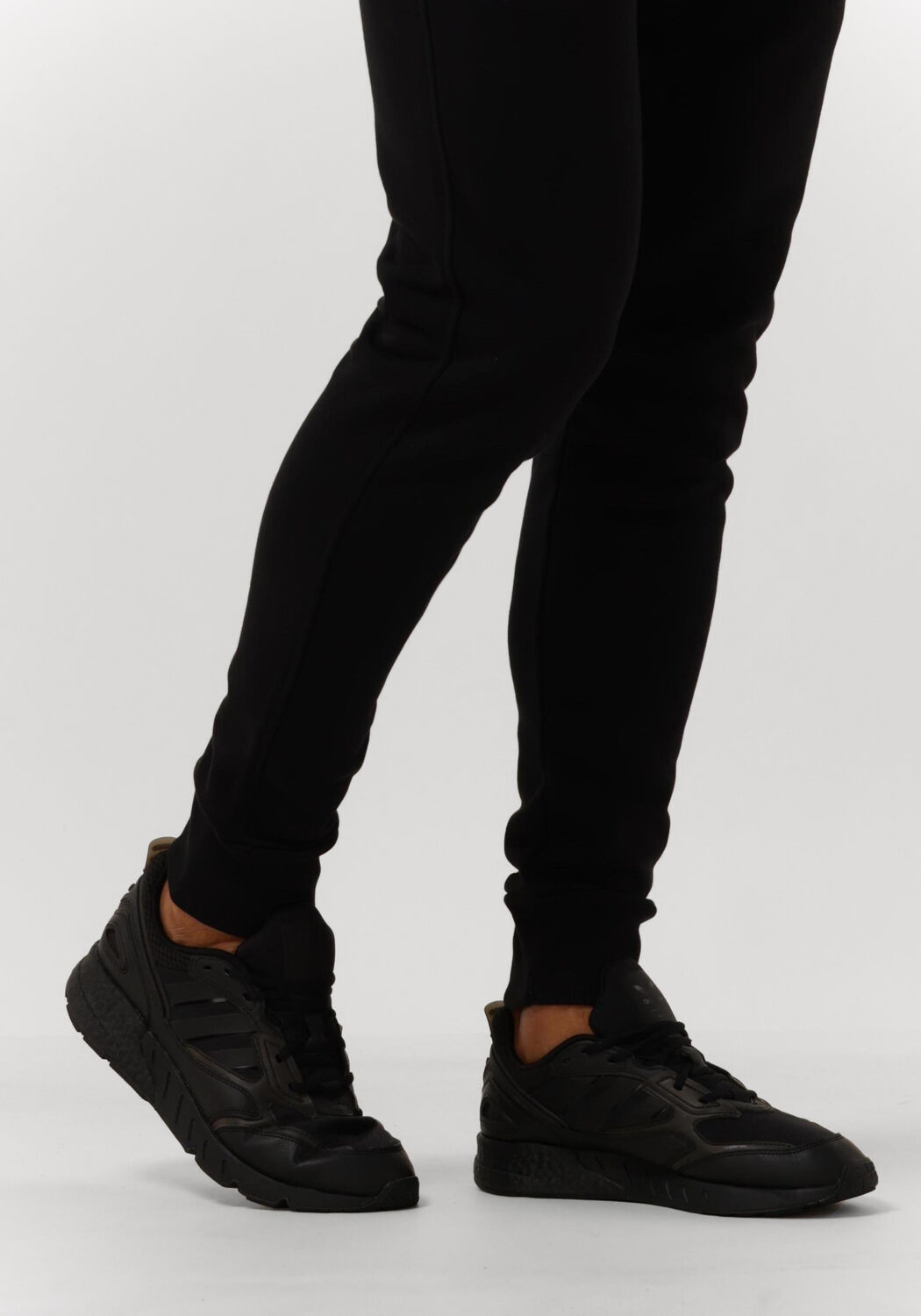 ADIDAS Baskets basses ZX 1K BOOST 2.0 en noir - large