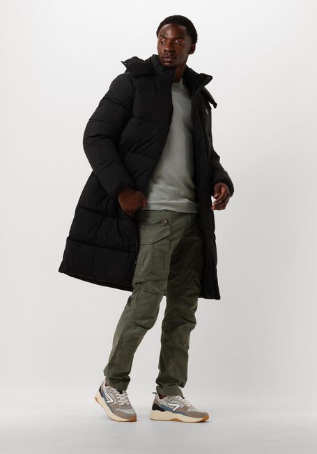 CALVIN KLEIN Veste matelassé ESSENTIALS NON DOWN LONG PARKA en noir - large