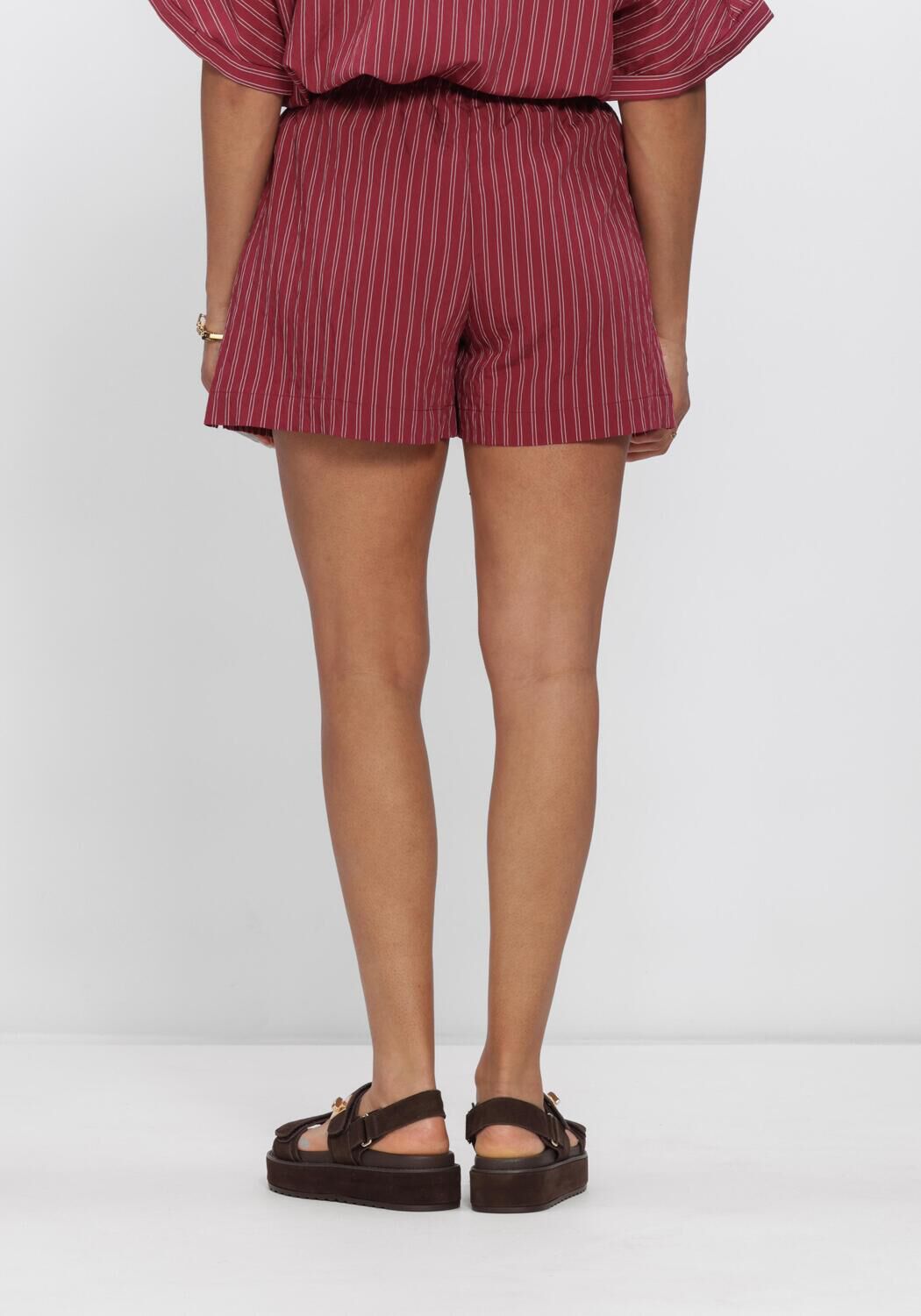 Rode CATWALK JUNKIE Broeken/jumpsuits STRIPED PULL ON SHORT - large