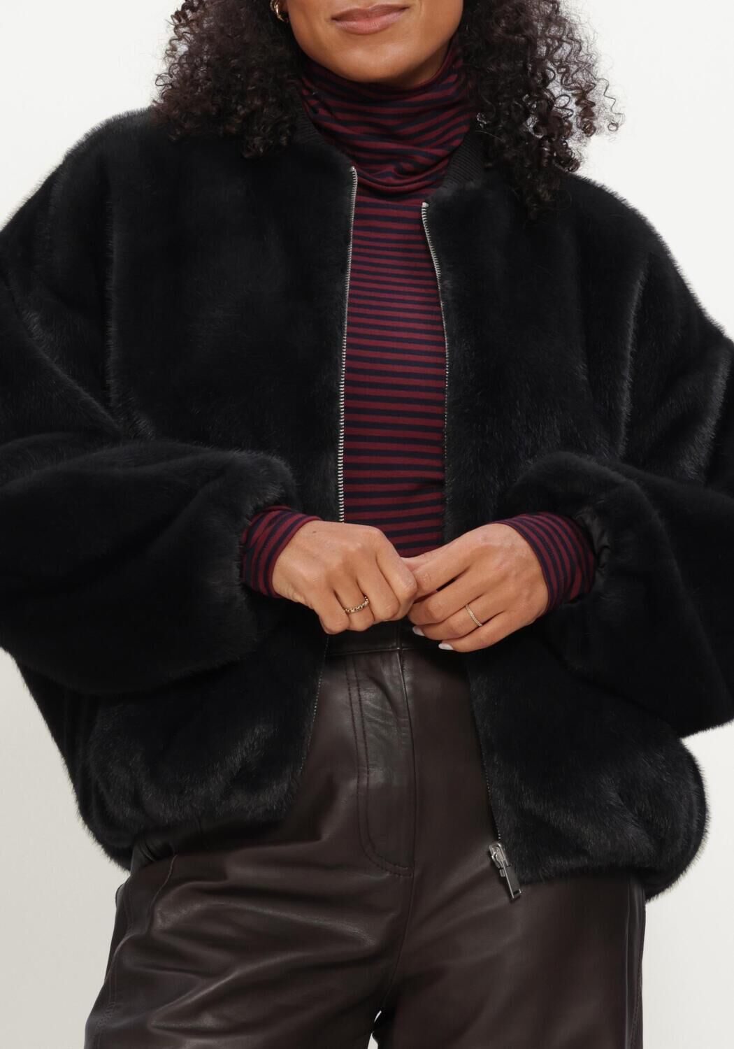 Zwarte STUDIO AR Faux fur jas ETTA FAUX MIN - large