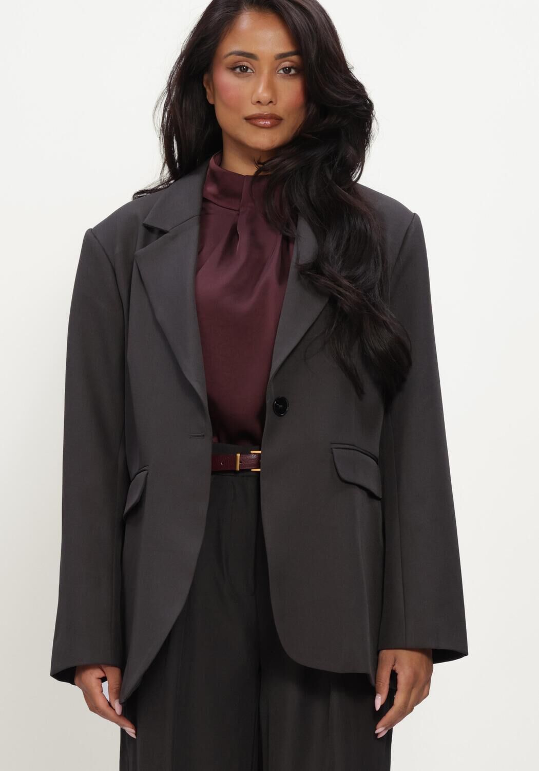 OMODA ATELIER Blazer OM-JACKIE X QUINTY en noir - large