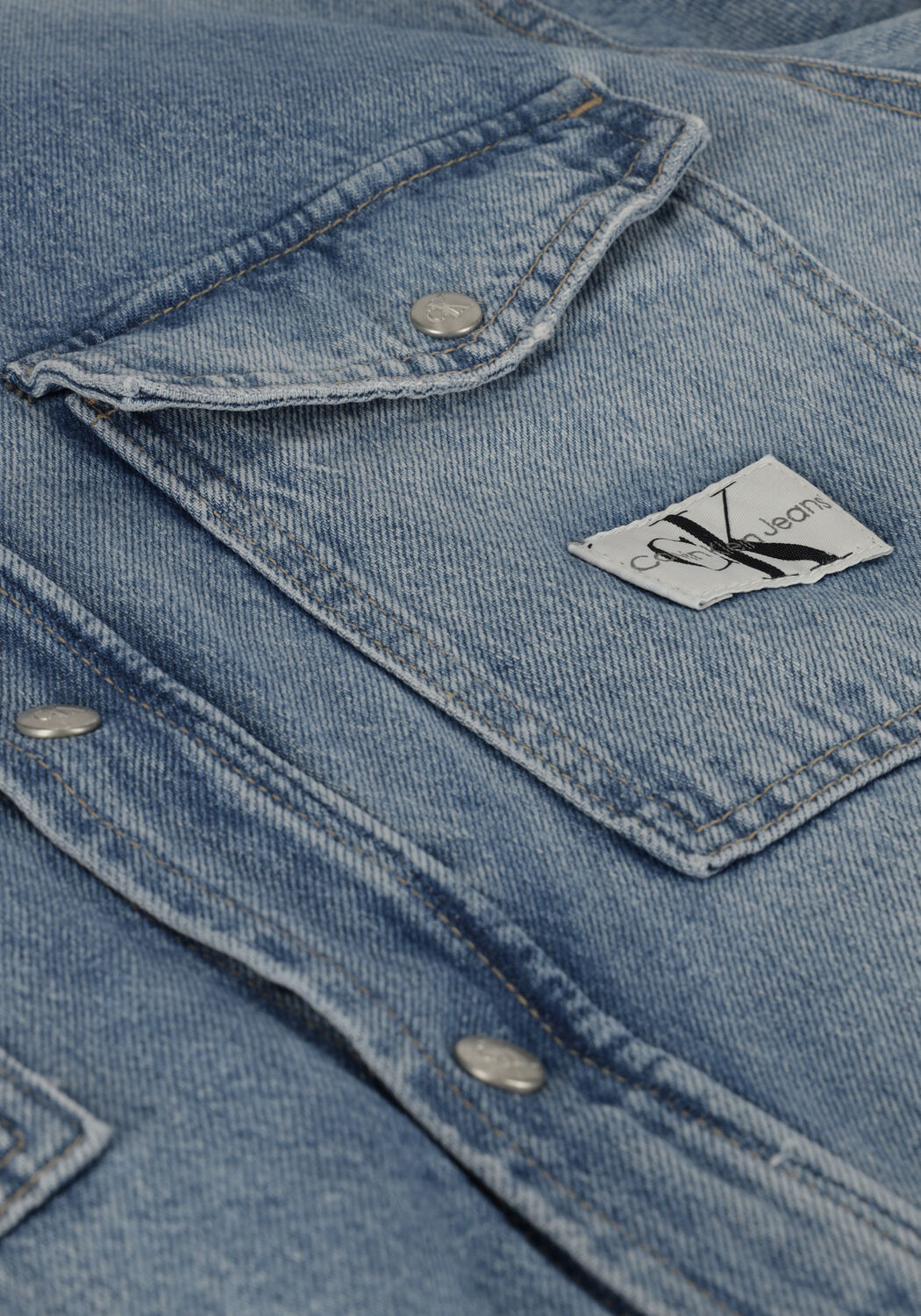 CALVIN KLEIN Veste en jean UTILITY SHIRT JACKET en bleu - large