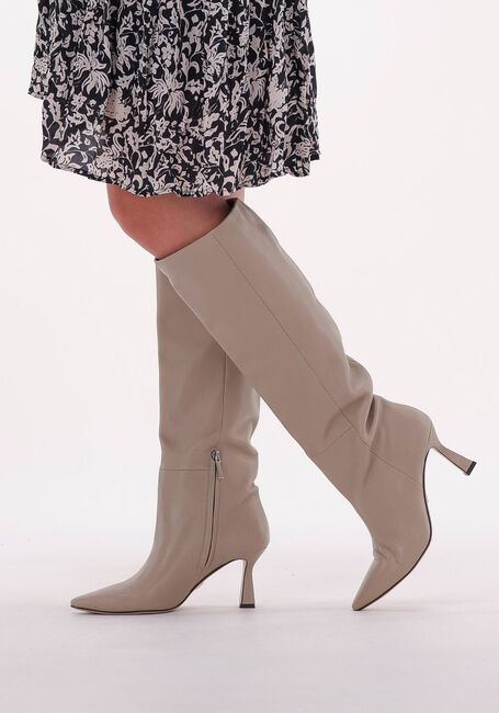 LOLA CRUZ Bottes hautes 010B14BK en taupe - large