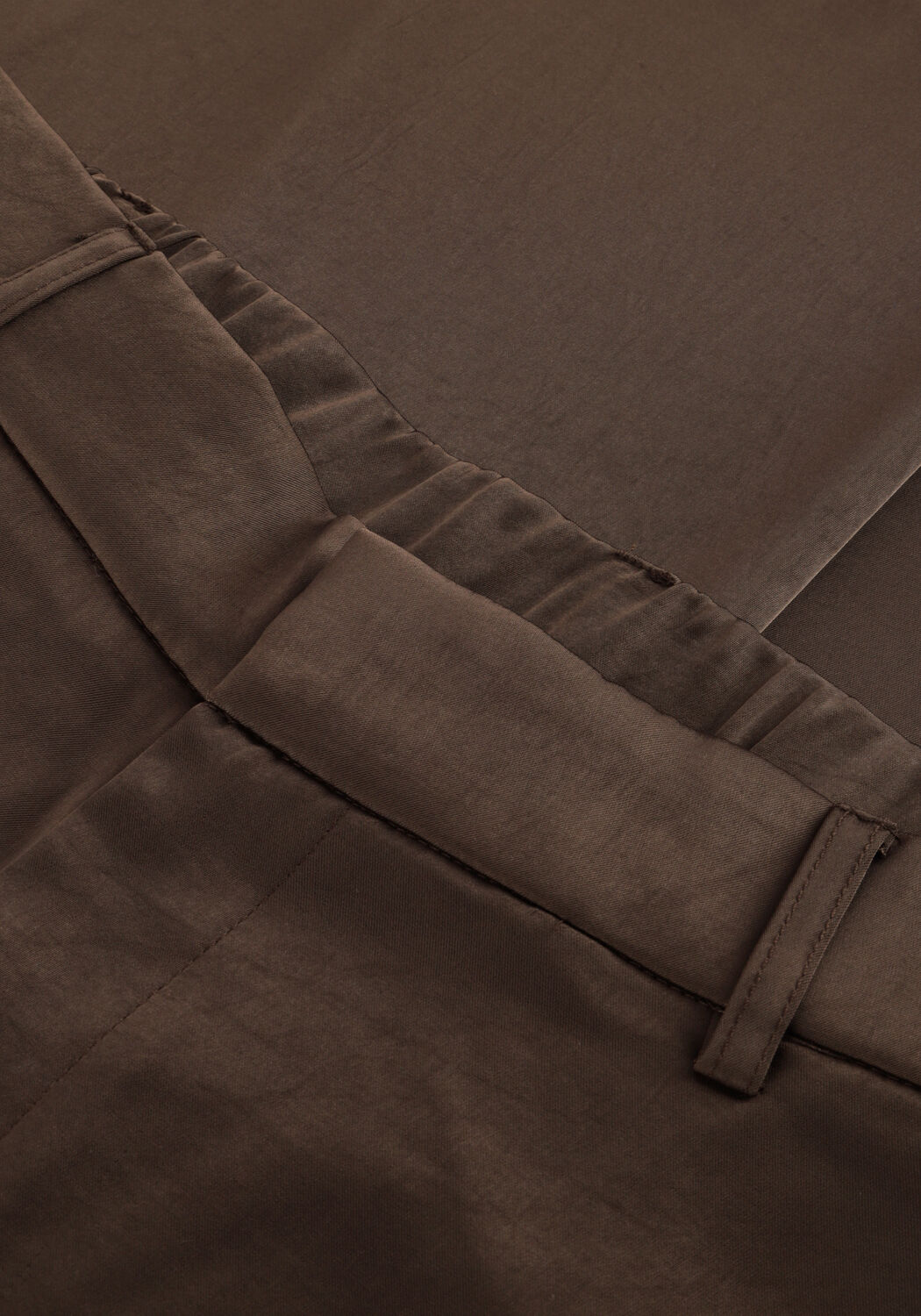 NEO NOIR Pantalon large EMMETT HEAVY SATEEN PANTS en marron - large