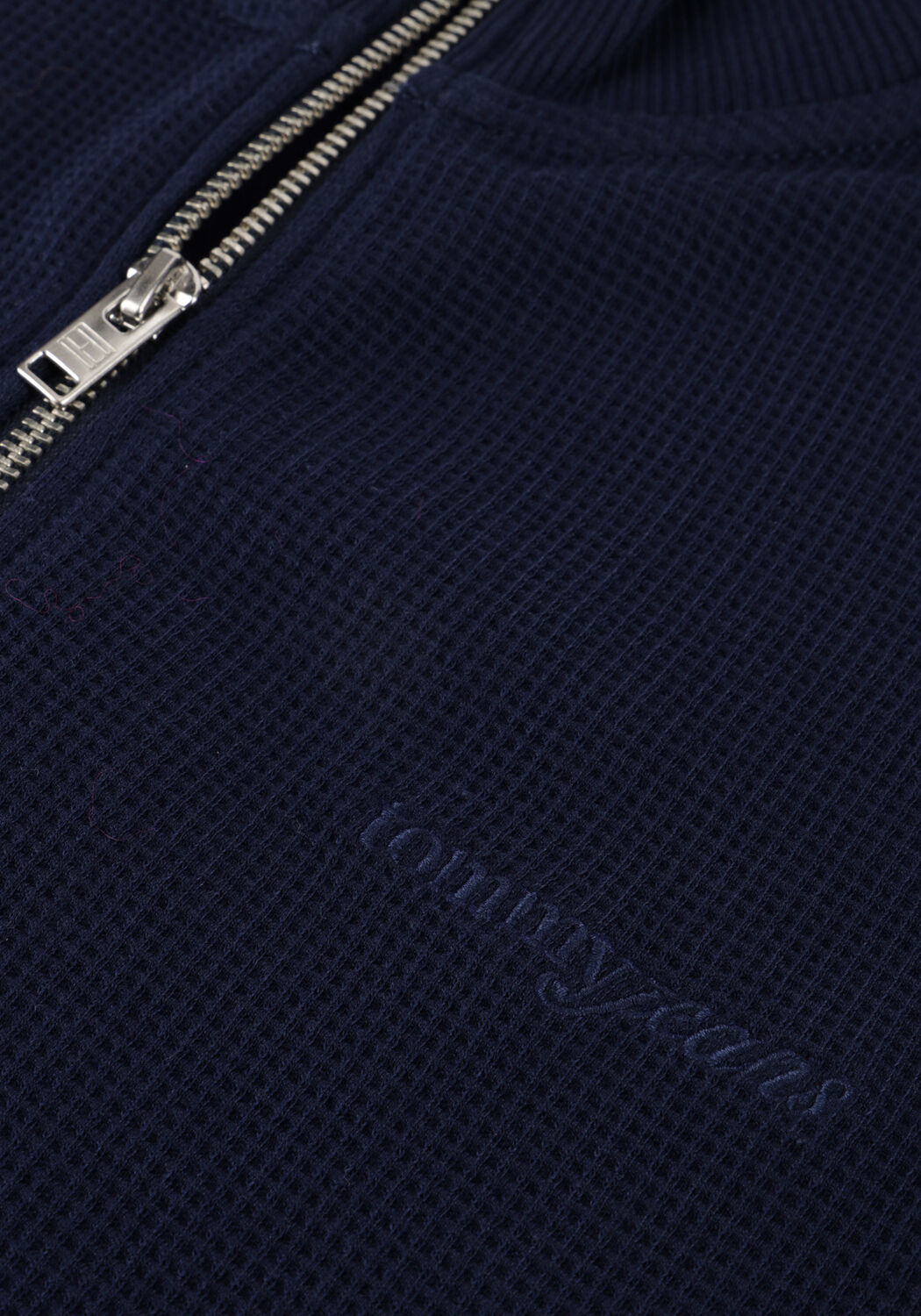 TOMMY JEANS Pull TJM RLX WAFFLE SCRIPT QRTR ZIP Bleu fonc&eacute; - large