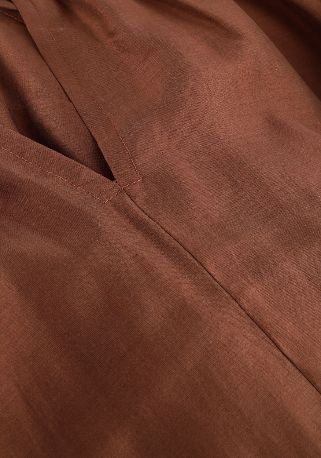 DEVOTION Mini robe SHEEN en marron - large