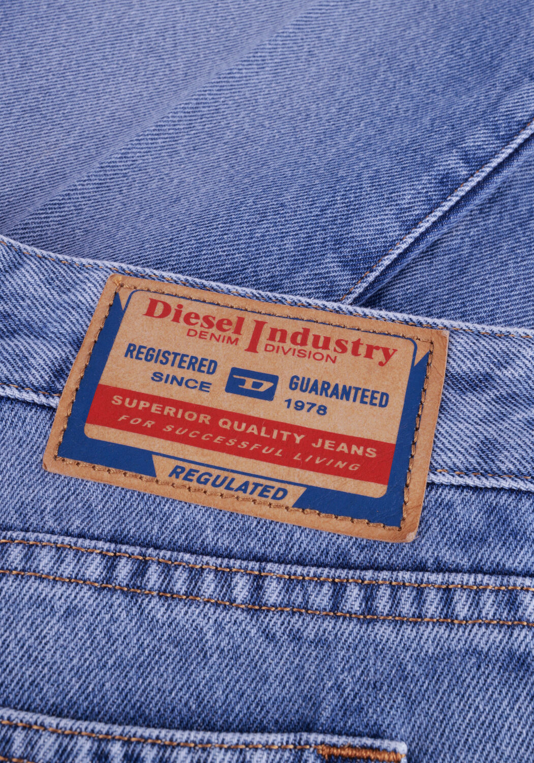 DIESEL Bootcut jeans 1969 D-EBBEY en bleu - large