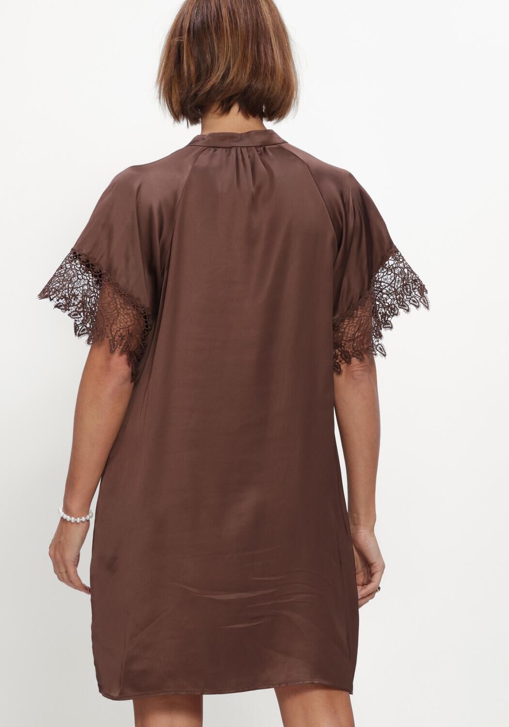 BRUUNS BAZAAR KORTHALSIABBWENNY DRESS Robes en marron - large