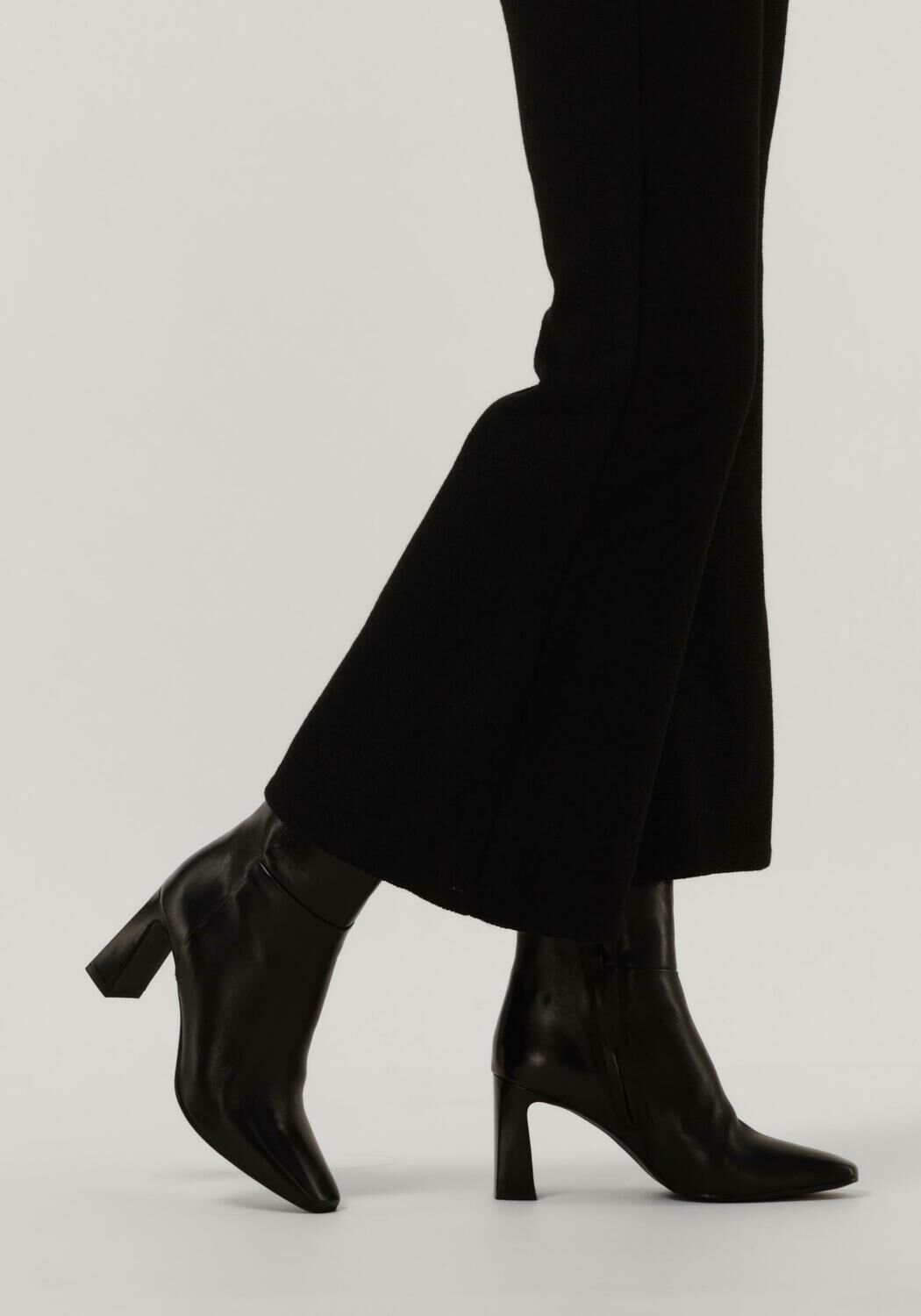 NOTRE-V 50225 Bottines en noir - large